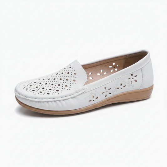 Mocassin blanc compensé 'L'Éclat' pour femme, design épuré et bout élégant.