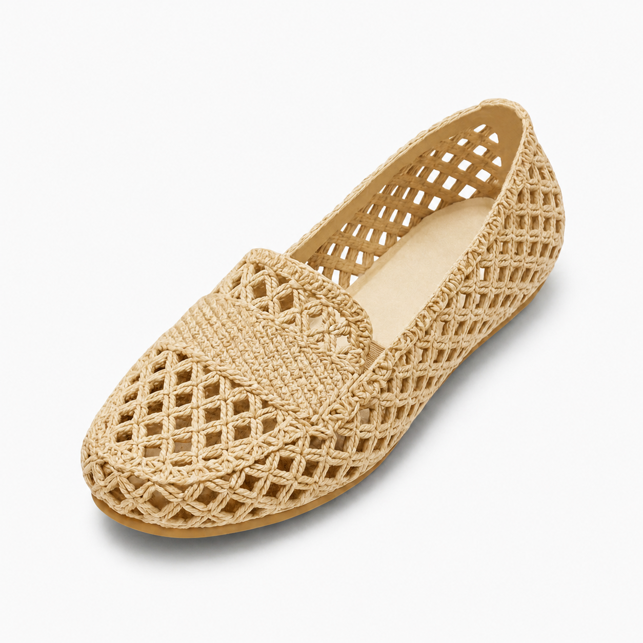 Mocassin beige ajouré femme en maille tressée — vue trois-quarts, élégance respirante et confort.