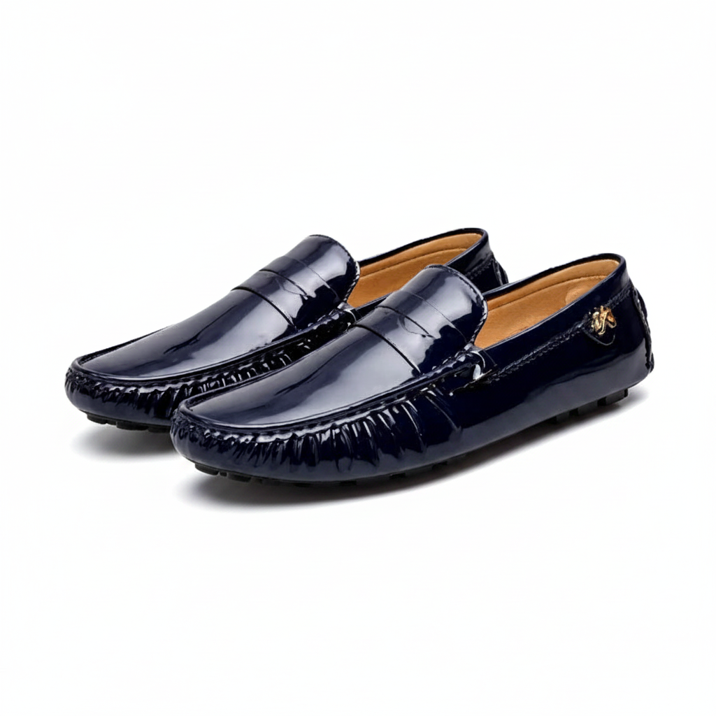 Intérieur doux et confortable du mocassin en cuir vernis, avec sa doublure de qualité supérieure.