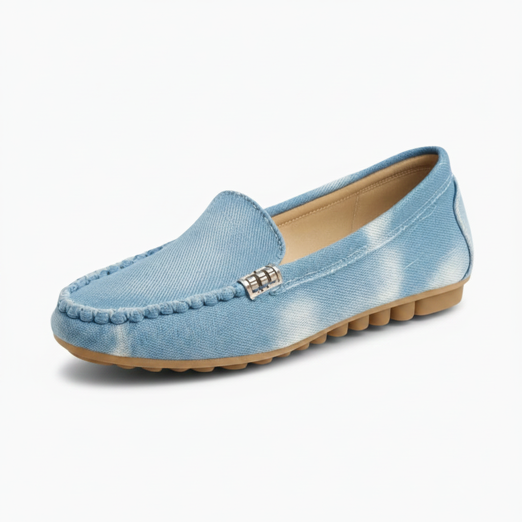 Mocassins en jean femme, vue de face, style urbain et décontracté.