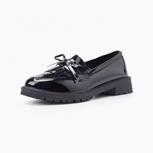 Mocassins plateforme en cuir noir pour femme, vue de face, détails des coutures fines et du mors doré.
