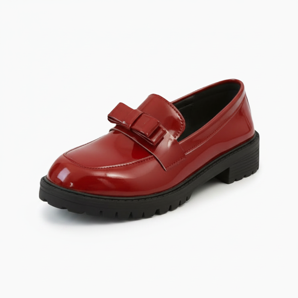 Mocassins rouges brillants pour femme, offrant un confort raffiné et un style audacieux pour toutes les occasions.
